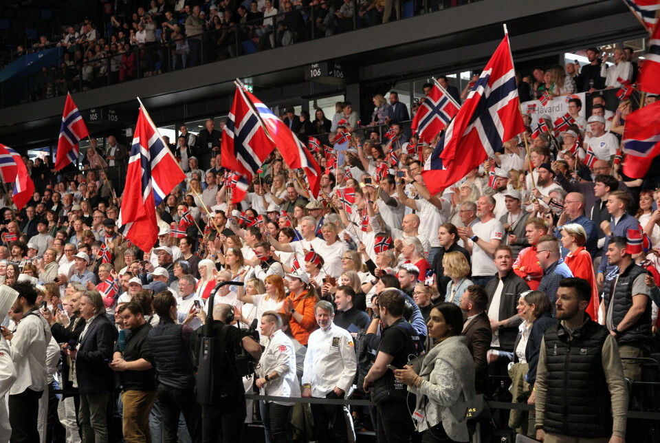 Norske fans på tribunen i Bocuse d'Or Europe 2024 i Trondheim Spektrum.