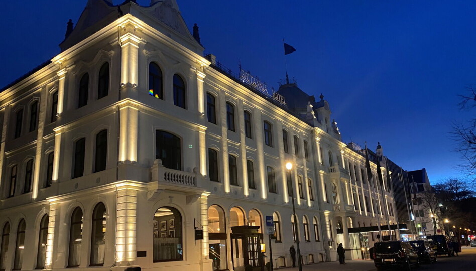 Heder i flere kanaler til Britannia Hotel