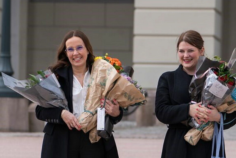 Cecilie Myrseth (til høyre) og Marianne Sivertsen Næss foran Slottet i dag, fredag 19. april 2024.