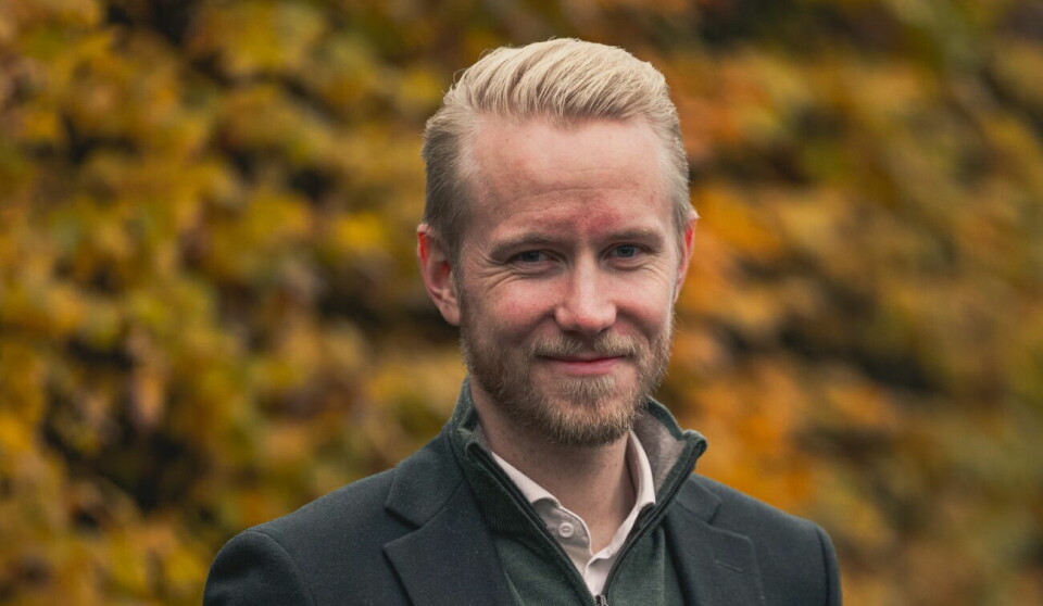 Stian Opsalhagen (32) er ansatt som hotelldirektør på Riddergaarden på Beitostølen.
