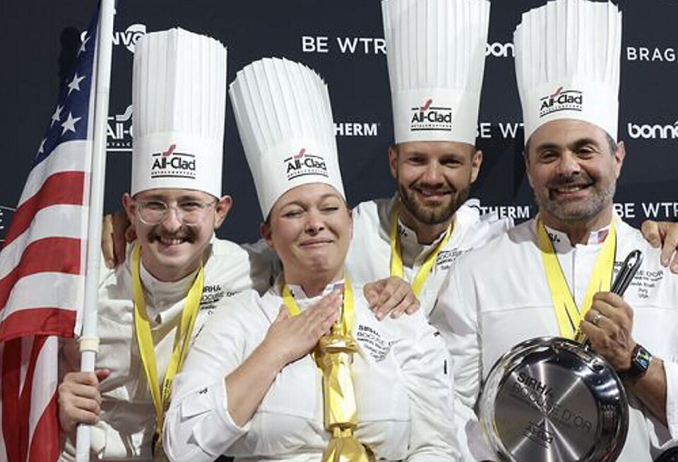USA og Stefani De Palma vant Bocuse d'Or Americas 2024. Svenske Sebastian Gibrand (nummer to fra høyre) var coach. USA og Stefani De Palma vant Bocuse d'Or Americas 2024. Svenske Sebastian Gibrand (nummer to fra høyre) var coach.