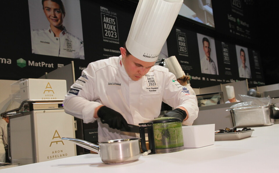 Aron Espeland er én av de 12 finalistene i NM i kokkekunst 2024.