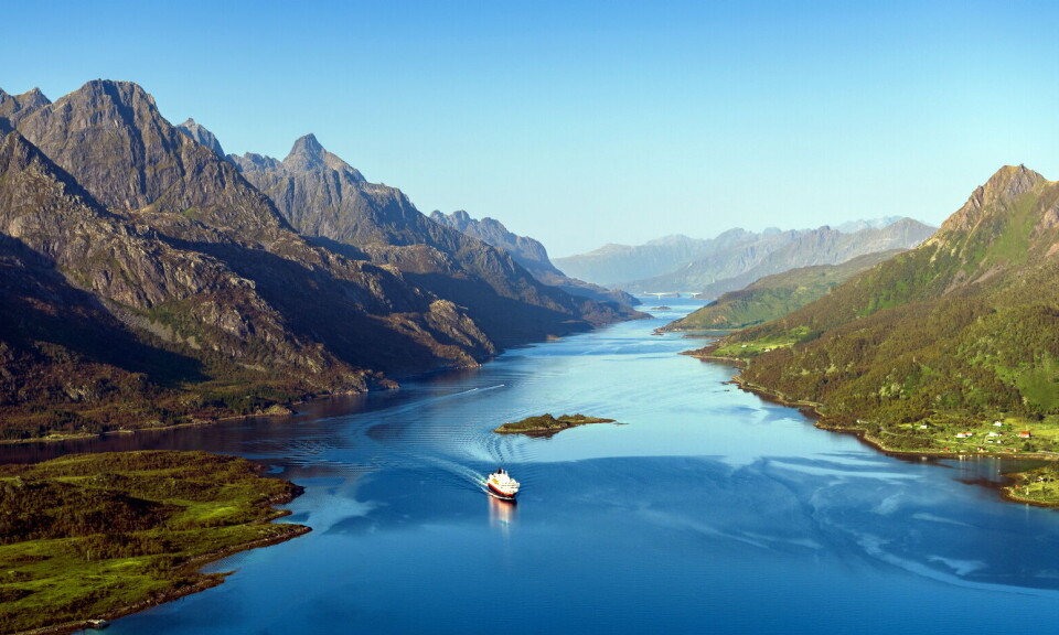 Hurtigruten får nye eiere. Hurtigruten får nye eiere.