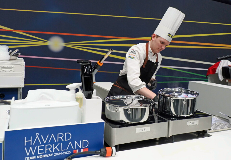 Håvard Werkland er godt i gang med Bocuse d'Or-konkurransen i Lyon. Håvard Werkland er godt i gang med Bocuse d'Or-konkurransen i Lyon.