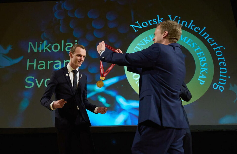Nikolai Haram Svorte tar imot gullmedaljen etter å ha vunnet «Norges beste vinkelner» 2025. Nikolai Haram Svorte tar imot gullmedaljen etter å ha vunnet  «Norges beste vinkelner» 2025.