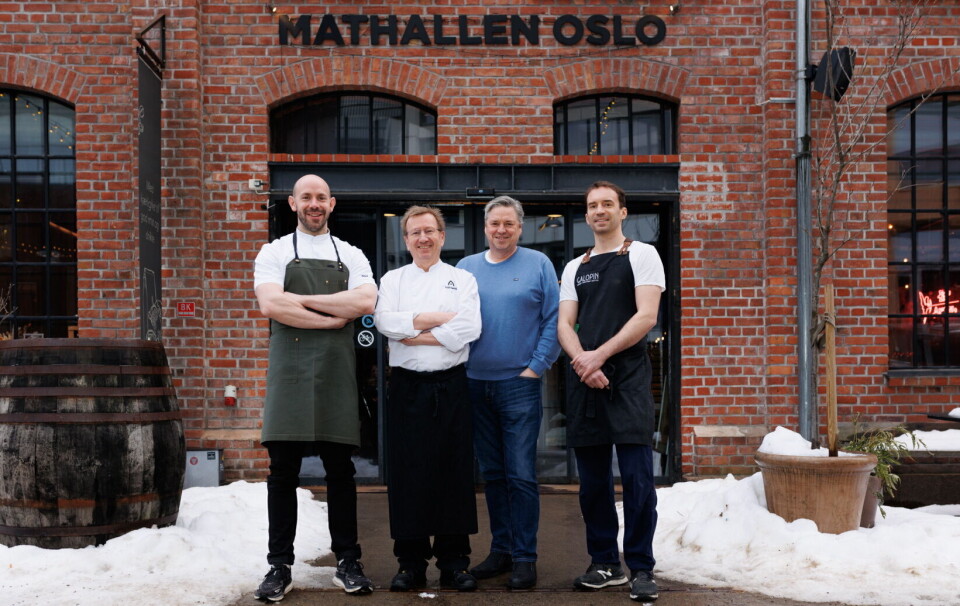 Fire av fem nye eiere av nye Amoi Mathallen: Daniel Slakter i Annis Pølsemakeri (fra venstre), Øyvind Glørstad i Vulkanfisk, Frode Rønne Malmo i Mathallen/Aspelin Ramm og Arthur Alix i Galopin. Fire av fem nye eiere av nye Amoi Mathallen: Daniel Slakter i Annis Pølsemakeri (fra venstre), Øyvind Glørstad i Vulkanfisk, Frode Rønne Malmo i Mathallen/Aspelin Ramm og Arthur Alix i Galopin.