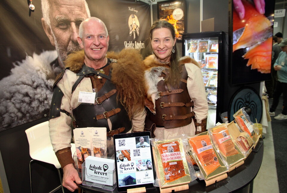 Roy Martin Øyjord og Jurgita Folkedal driver Skakke Røykeri i Etne i Hordaland. Her er de på Umami-messen i mars. Roy Martin Øyjord og Jurgita Folkedal driver Skakke Røykeri i Etne i Hordaland. Her er de på Umami-messen i mars.