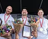 Christian Wellendorf (midten) er Danmarks Bocuse d'Or-kandidat i 2026 og 2027. Her sammen med coach Kristian Arlet (til venstre) og commis Gustav Hanghøj.
