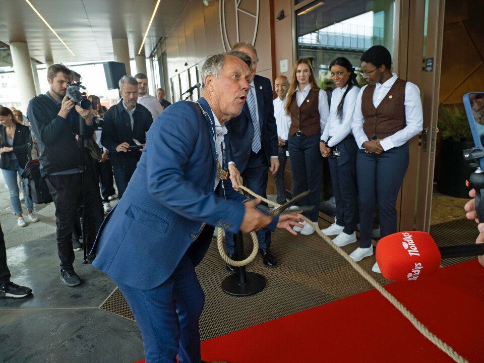 Ordfører Gunnar Wilhelmsen åpnet The Dock på samme område hvor han selv solgte lokalaviser da han var smågutt. Ordfører Gunnar Wilhelmsen åpnet The Dock på samme område hvor han selv solgte lokalaviser da han var smågutt.