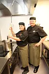 Kokkene Helena Lövberg og Øyvind Henriksen på Norsk skogfinsk museum.