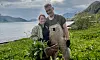 Gisle Melhus og kona Åshild Elton Jacobsen høster seiersløk i bratte skråninger i Lofoten.