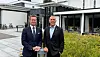Administrerende direktør Stephen Meinich-Bache i Classic Norway Hotels ønsker nyansatt hotelldirektør Mark Bering velkommen til hotellkjedens siste medlem, Hurdalsjøen Hotell & Spa.