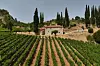 Mega Spileo Estate Assyrtiko–Lagorthi kommer fra Peloponnes i Hellas.