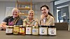 Etablerer Norges honninglaug. Fra venstre Heidi Midtbo, Katrine R. Meberg og Ragna Ribe Jørgensen.