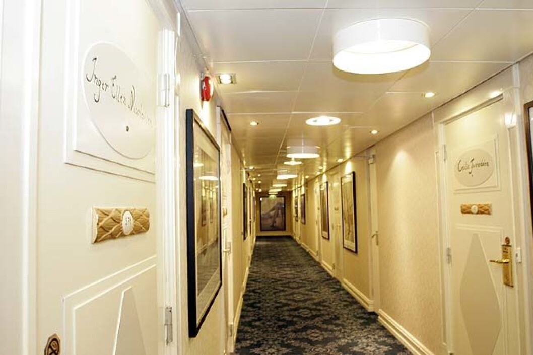 Ladies Floor 2.jpg Ladies Floor 2.jpg