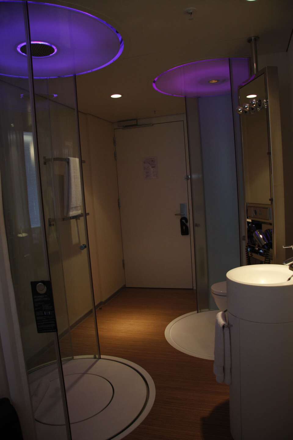 CitizenM rom lys (2).JPG