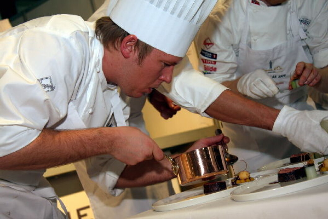 Gunnar Hvarnes legger saus Gunnar Hvarnes legger saus