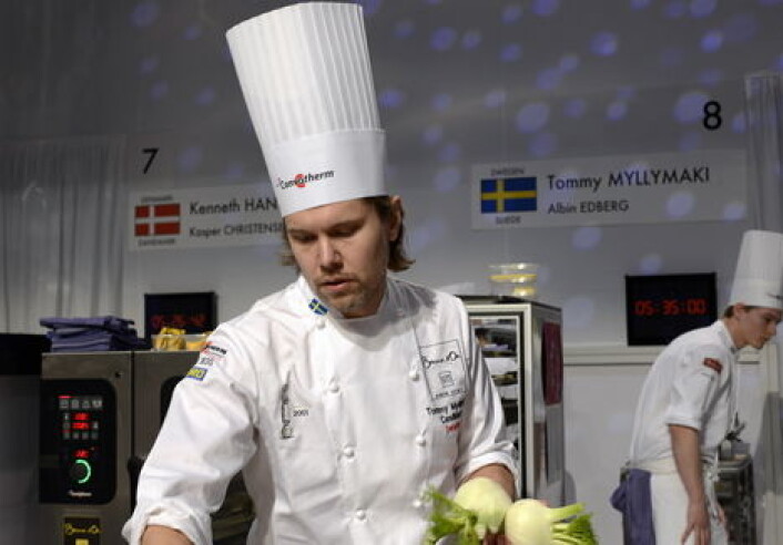 Tommy Myllymäki vant Bocuse d'Or Europe på hjemmebane i 2015. Her i aksjon i Lyon i januar 2015. (Foto: Impuls) Tommy Myllymäki vant Bocuse d'Or Europe på hjemmebane i 2015. Her i aksjon i Lyon i januar 2015. (Foto: Impuls)