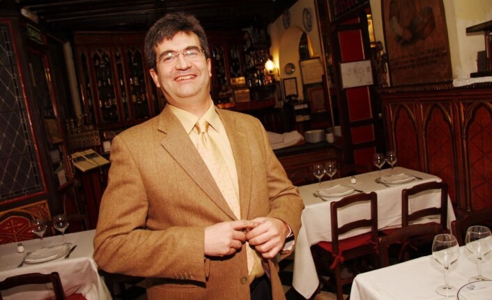 En av innehaverne av verdens eldste restaurant, Carlos Gonzalez. (Foto: Morten Holt) En av innehaverne av verdens eldste restaurant, Carlos Gonzalez. (Foto: Morten Holt)