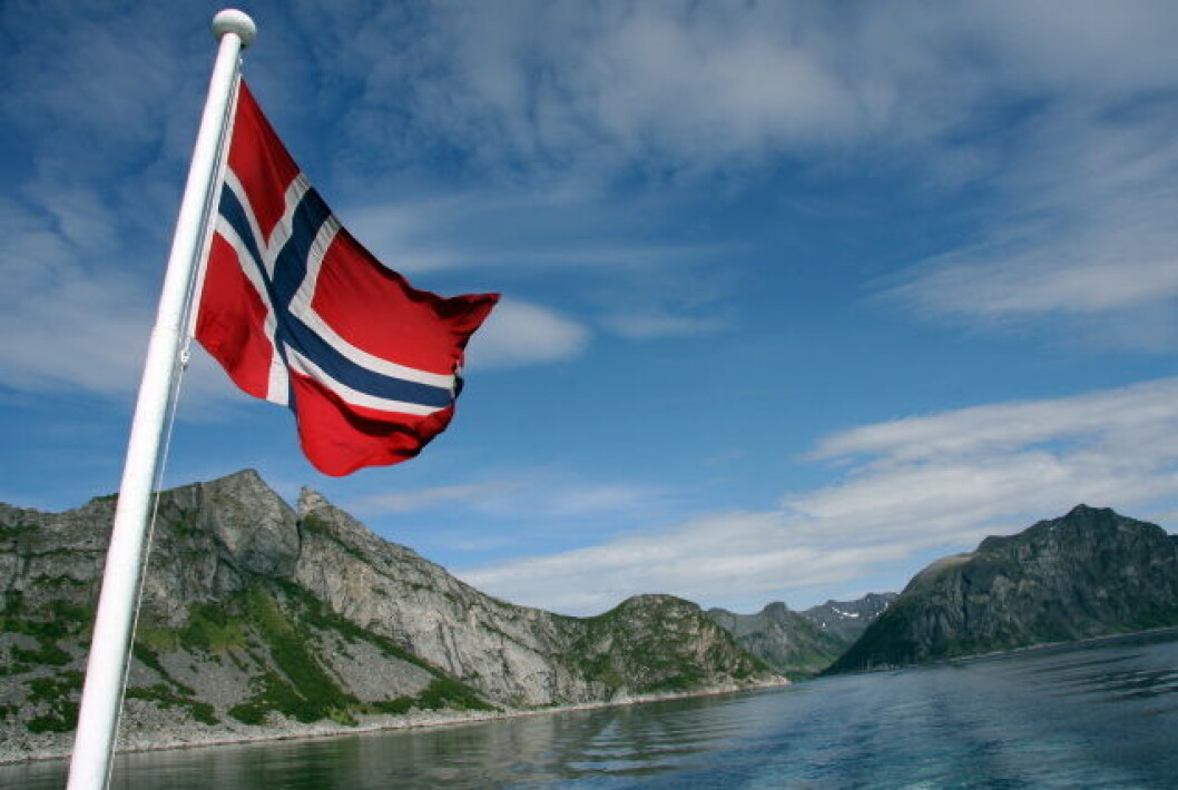 Norsk flagg natur Senja Nord-Norge turisme (6) Norsk flagg natur Senja Nord-Norge turisme (6)