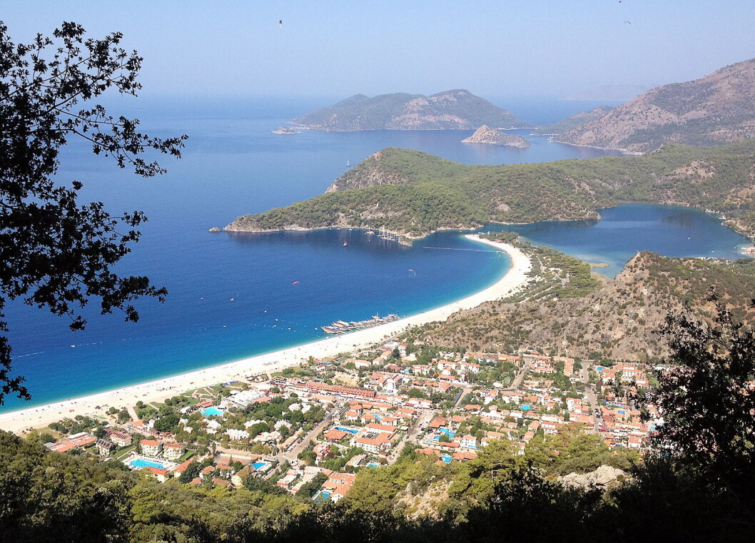 Öludeniz-stranden sørvest i Tyrkia. (Illustrasjonsfoto: Morten Holt) Öludeniz-stranden sørvest i Tyrkia. (Illustrasjonsfoto: Morten Holt)