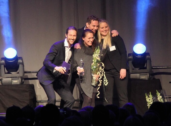 To av de tre raske mennene var konferansierer under dagen GRESS-show. Her er Anders Hoff og Øyvind Rafto sammen med prisvinner Nina Askvik fra Radisson Blu Royal Hotel i Bergen og Britt Strand fra GRESS-administrasjonen. (Foto: Morten Holt) To av de tre raske mennene var konferansierer under dagen GRESS-show. Her er Anders Hoff og Øyvind Rafto sammen med prisvinner Nina Askvik fra Radisson Blu Royal Hotel i Bergen og Britt Strand fra GRESS-administrasjonen. (Foto: Morten Holt)