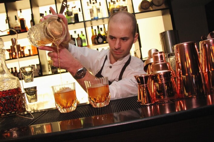 Bartender Magnus Thorseth. (Foto: Morten Holt) Bartender Magnus Thorseth. (Foto: Morten Holt)