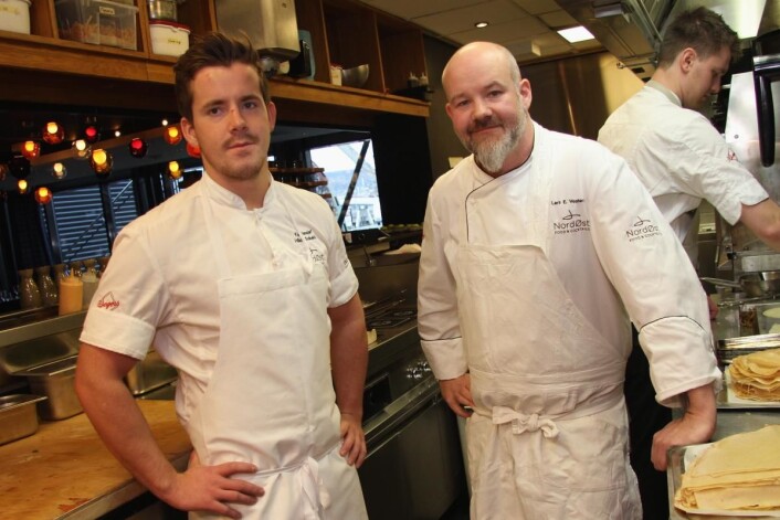 <em>Daglig leder Lars Erik Vesterdal og kjøkkensjef Håkon Solbakk på kjøkkenet på NordØst Food & Cocktails. (Foto: Morten Holt)</em> <em>Daglig leder Lars Erik Vesterdal og kjøkkensjef Håkon Solbakk på kjøkkenet på NordØst Food & Cocktails. (Foto: Morten Holt)</em>