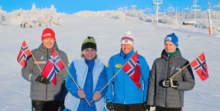 Det er fine dager for hele næringen på Beitostølen, som kan flagge for rekordomsetning stadig vekk. Her er fire ledere fra toneangivende bedrifter i fjellandsbyen. Fra venstre SPAR-kjøpmann Arne Grønolen, daglig leder Tone Greni (Tone Greni Hud&MakeUp), direktør Atle Hovi (Beitostølen Resort), og daglig leder Asgeir Larsen (Sporten Beitostølen). (Foto: DestinasjonsKirurgene) Det er fine dager for hele næringen på Beitostølen, som kan flagge for rekordomsetning stadig vekk. Her er fire ledere fra toneangivende bedrifter i fjellandsbyen. Fra venstre SPAR-kjøpmann Arne Grønolen, daglig leder Tone Greni (Tone Greni Hud&MakeUp), direktør Atle Hovi (Beitostølen Resort), og daglig leder Asgeir Larsen (Sporten Beitostølen). (Foto: DestinasjonsKirurgene)