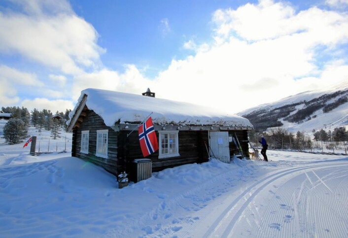 Kalven seter ligger i sørenden av Lemonsjøen, mellom Lemonsjø Fjellstue og Lemonsjø Skiheiser. (Foto: Kalven seter) Kalven seter ligger i sørenden av Lemonsjøen, mellom Lemonsjø Fjellstue og Lemonsjø Skiheiser. (Foto: Kalven seter)