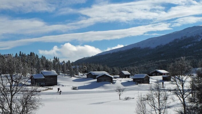 Seteranlegget består av to seterhus, ysthus, låve, to fjøs, stall og ein utedo. (Foto: Kalven seter) Seteranlegget består av to seterhus, ysthus, låve, to fjøs, stall og ein utedo. (Foto: Kalven seter)