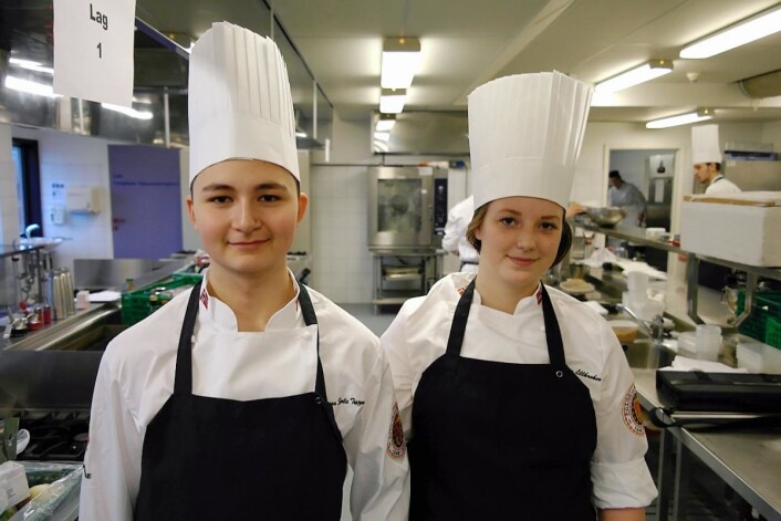 Sølv til Andreas Sørlie Trøjgaard med commis Cathrine Lillekroken. Sølv til Andreas Sørlie Trøjgaard med commis Cathrine Lillekroken.