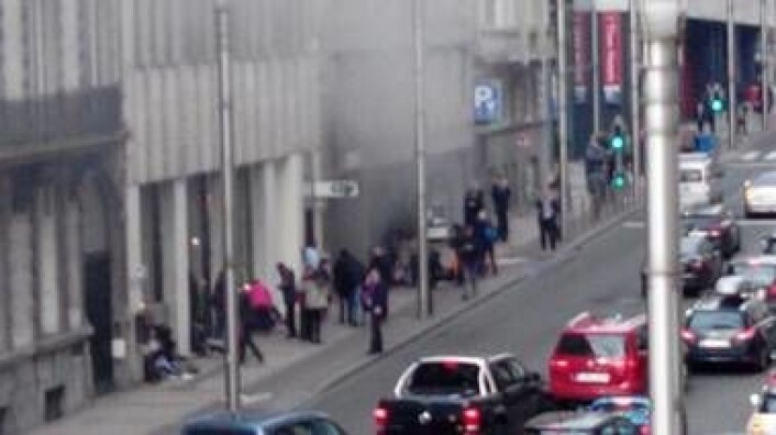 Thon-logoen sees like bak utgangen på metro-stasjonen Maelbeek. Thon-logoen sees like bak utgangen på metro-stasjonen Maelbeek.