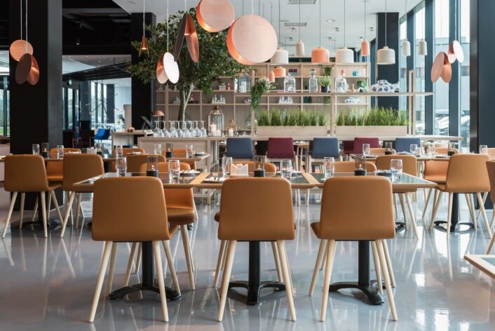 Brasserie X, restauranten på Quality Hotel Pond, er klar til å ta imot gjester. Brasserie X, restauranten på Quality Hotel Pond, er klar til å ta imot gjester.