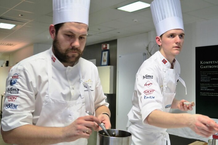 Christopher W. Davdisen og commis Håvard Werkland. (Foto: Bocuse d'Or Norge) Christopher W. Davdisen og commis Håvard Werkland. (Foto: Bocuse d'Or Norge)