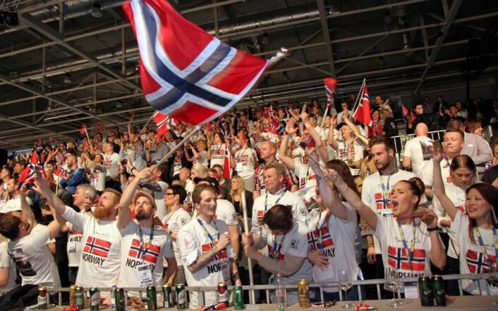 Nok av norske fans på tribunen i Budapest. (Foto: Morten Holt) Nok av norske fans på tribunen i Budapest. (Foto: Morten Holt)