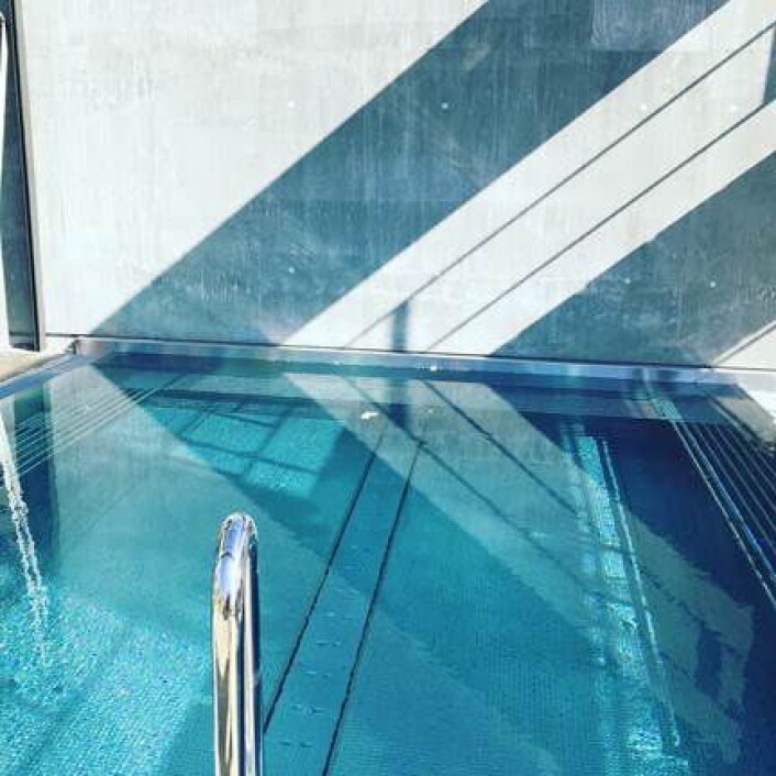 Røros' første utendørsbasseng - med en temperatur på 38 grader. (Foto: Røros Hotell) Røros' første utendørsbasseng - med en temperatur på 38 grader. (Foto: Røros Hotell)