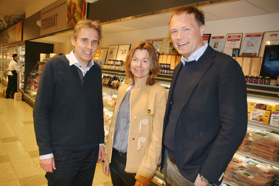 Johan Lanestrand i Q/Kavli (fra venstre), Anne-Grete Haugen i Matvett og Jørgen Eskeland i Asko og leder av STAND (Standardiseringsutvalget for norsk dagligvarebransje). (Foto: Marit Haugdahl) Johan Lanestrand i Q/Kavli (fra venstre), Anne-Grete Haugen i Matvett og Jørgen Eskeland i Asko og leder av STAND (Standardiseringsutvalget for norsk dagligvarebransje). (Foto: Marit Haugdahl)