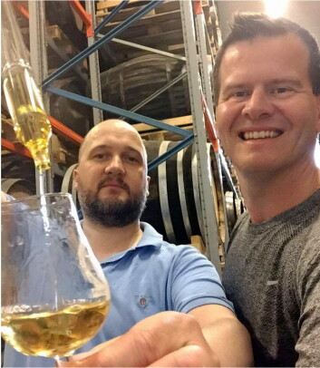 Jon Bertelsen, som nylig ble ansatt hos Det Norske Brenneri, sammen med Svein Jæger Hansen. Jon Bertelsen, som nylig ble ansatt hos Det Norske Brenneri, sammen med Svein Jæger Hansen.