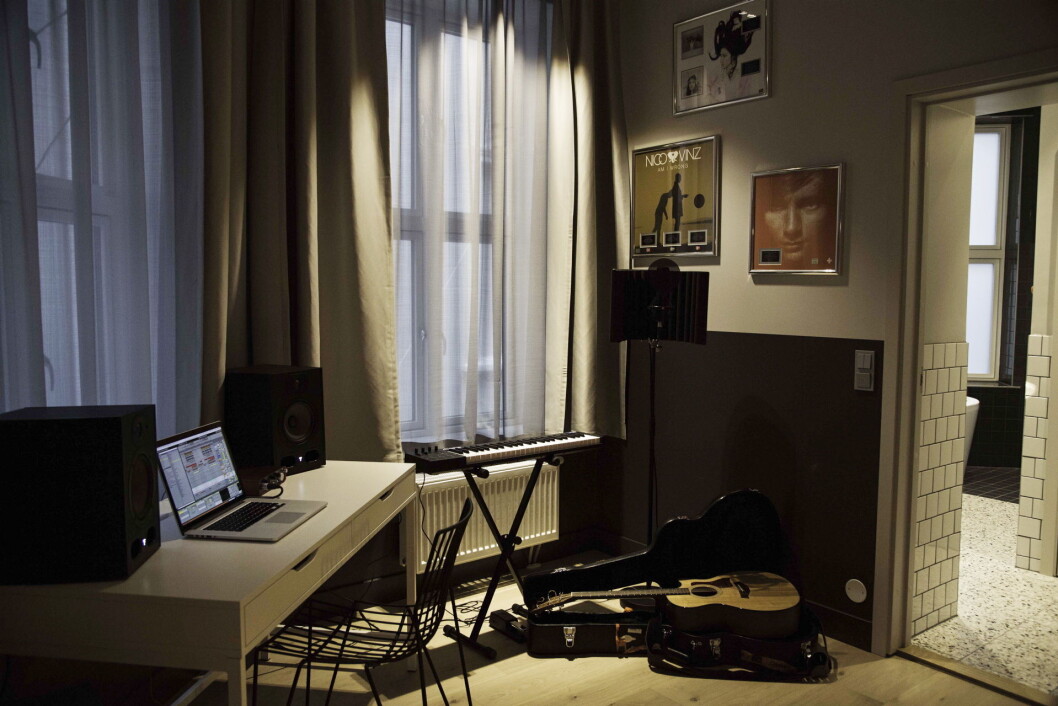 På Comfort Hotel Karl Johan kan gjestene bo på egne musikkrom – hotellrom utstyrt med innspillingsutstyr. På Comfort Hotel Karl Johan kan gjestene bo på egne musikkrom – hotellrom utstyrt med innspillingsutstyr.