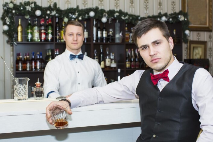 Ansatte i horecabransjen er mer eksponert for alkohol enn i andre bransjer. (Illustrasjonsfoto: Colourbox.com) Ansatte i horecabransjen er mer eksponert for alkohol enn i andre bransjer. (Illustrasjonsfoto: Colourbox.com)