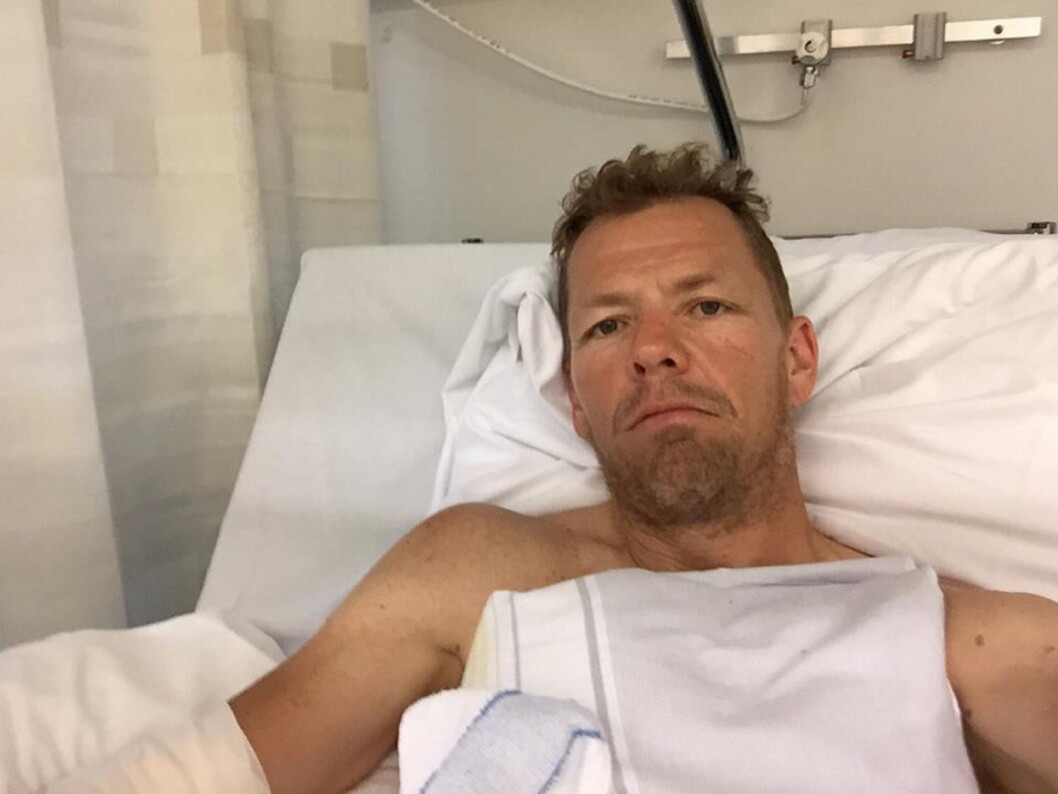 Odd Ivar Solvold i sykesenga på sykehuset etter trafikkulykken. (Foto: Odd Ivar Solvolds Facebook-side) Odd Ivar Solvold i sykesenga på sykehuset etter trafikkulykken. (Foto: Odd Ivar Solvolds Facebook-side)