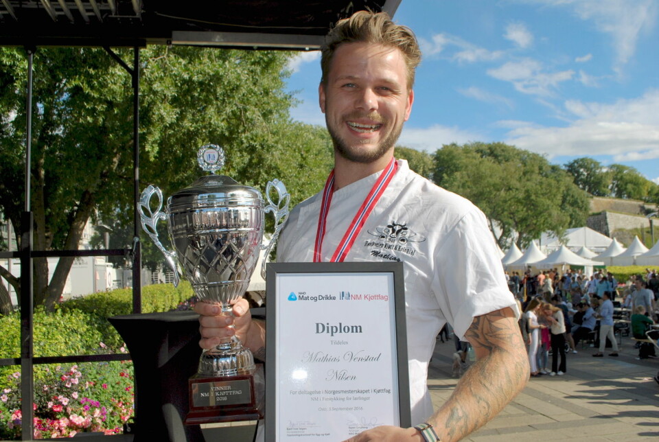 Mathias Venstad Nilsen (23) fra Høvikveien Kjøtt og Kolonial i Bærum vant NM i kjøttfag 2016.