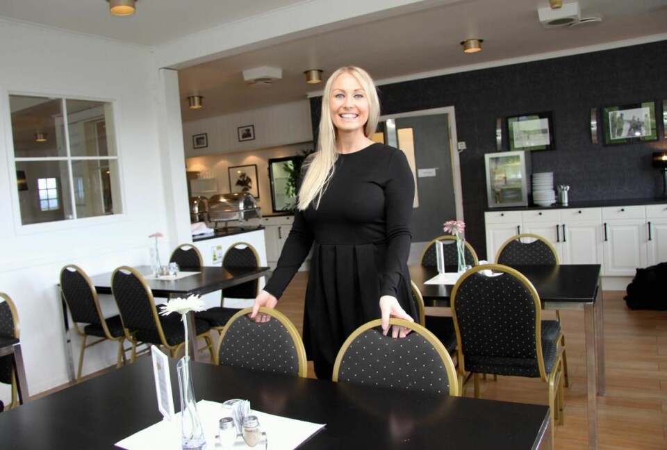 Hotelldirektør Marlene Storeng Pedersen i restauranten på hotellet i Narvik. (Foto: Morten Holt)