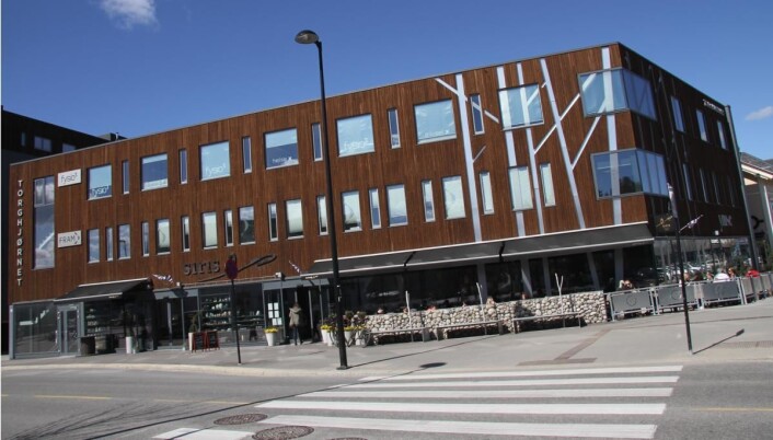 <em>Siris har strategisk plassering i et nytt bygg midt i Elverum sentrum. (Foto: Morten Holt)</em> <em>Siris har strategisk plassering i et nytt bygg midt i Elverum sentrum. (Foto: Morten Holt)</em>