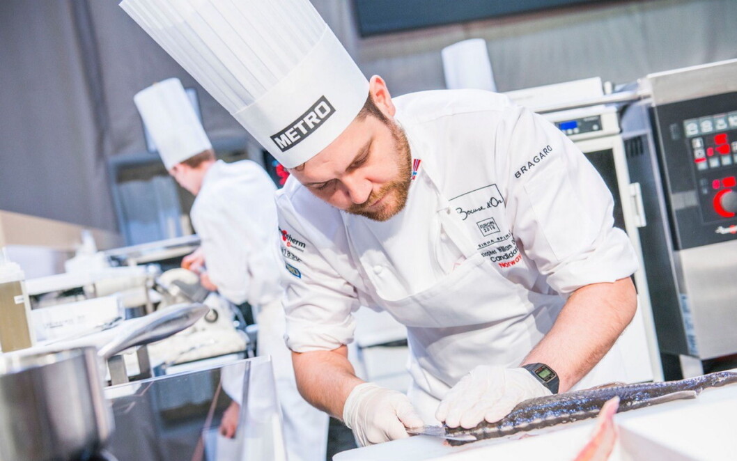 Christopher W. Davidsen skal i aksjon som nummer 11 i Bocuse d'Or 2017 tirsdag 24. januar. (Foto: Bocuse d'Or Norge) Christopher W. Davidsen skal i aksjon som nummer 11 i Bocuse d'Or 2017 tirsdag 24. januar. (Foto: Bocuse d'Or Norge)