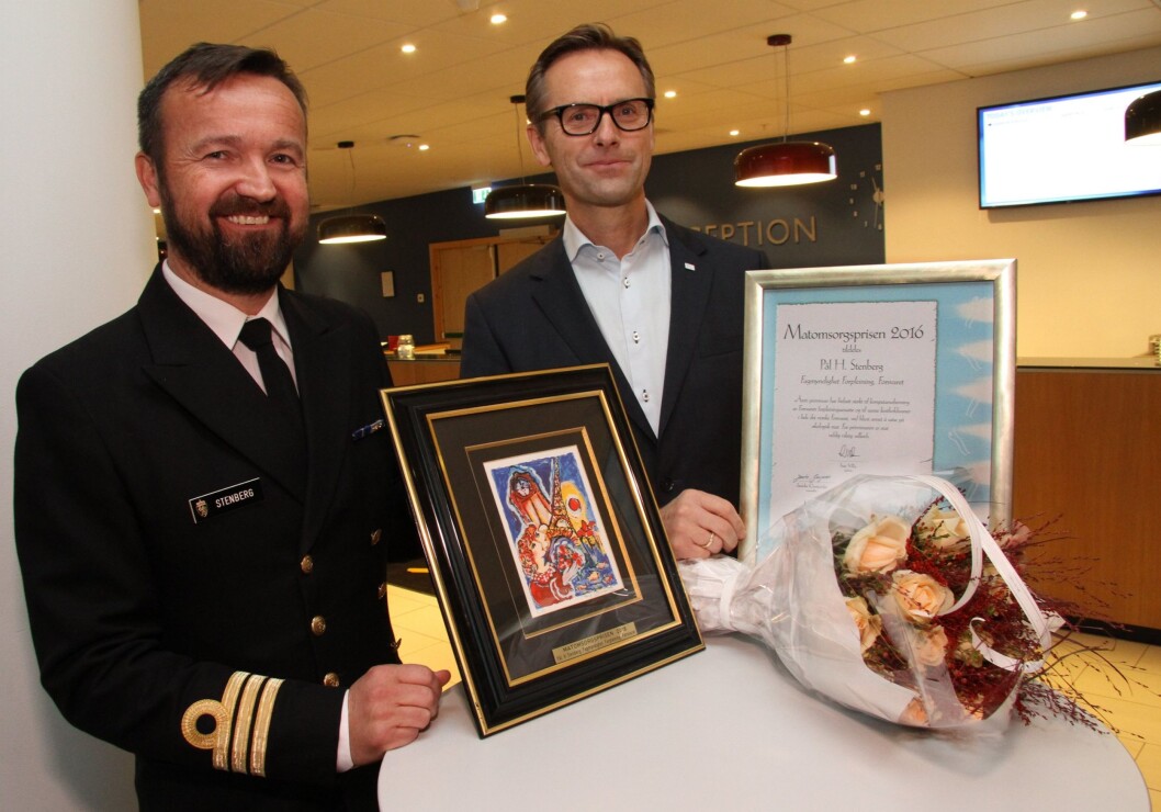 Prisvinner Pål H. Stenberg sammen med juryleder Ivar Villa. (Foto: Morten Holt) Prisvinner Pål H. Stenberg sammen med juryleder Ivar Villa. (Foto: Morten Holt)