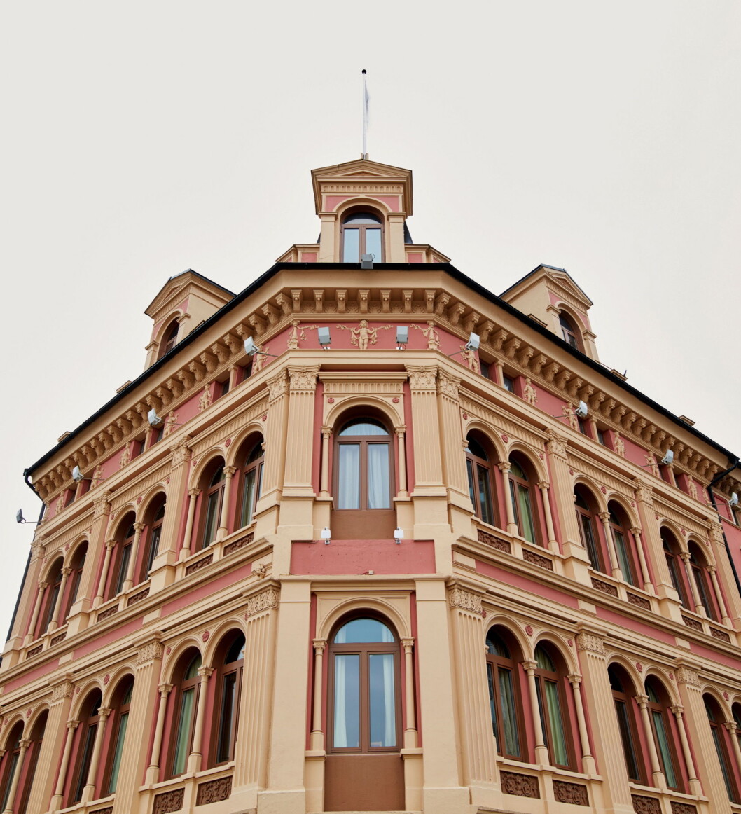Ambassadeur Hotel blir 1. januar til Scandic Ambassadeur Hotel Drammen. Ambassadeur Hotel blir 1. januar til Scandic Ambassadeur Hotel Drammen.