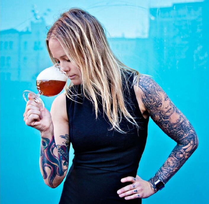 Linda Merete Skogholt er en av en hpndfull i Norge med tittelen «International Beer Sommelier». Linda Merete Skogholt er en av en hpndfull i Norge med tittelen «International Beer Sommelier».