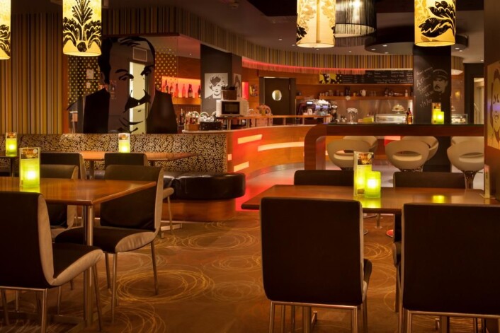 Cafe Rene er ett av serveringsstedene på Scandic Maritim. (Foto: Scandic Maritim Hotel) Cafe Rene er ett av serveringsstedene på Scandic Maritim. (Foto: Scandic Maritim Hotel)